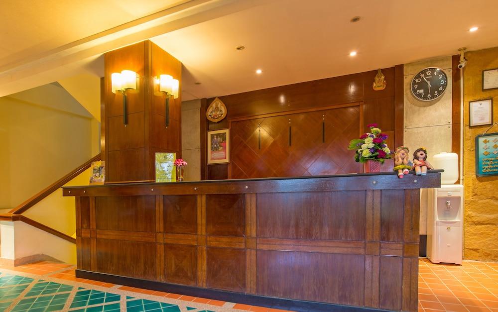 Krabi City Seaview Hotel Buitenkant foto