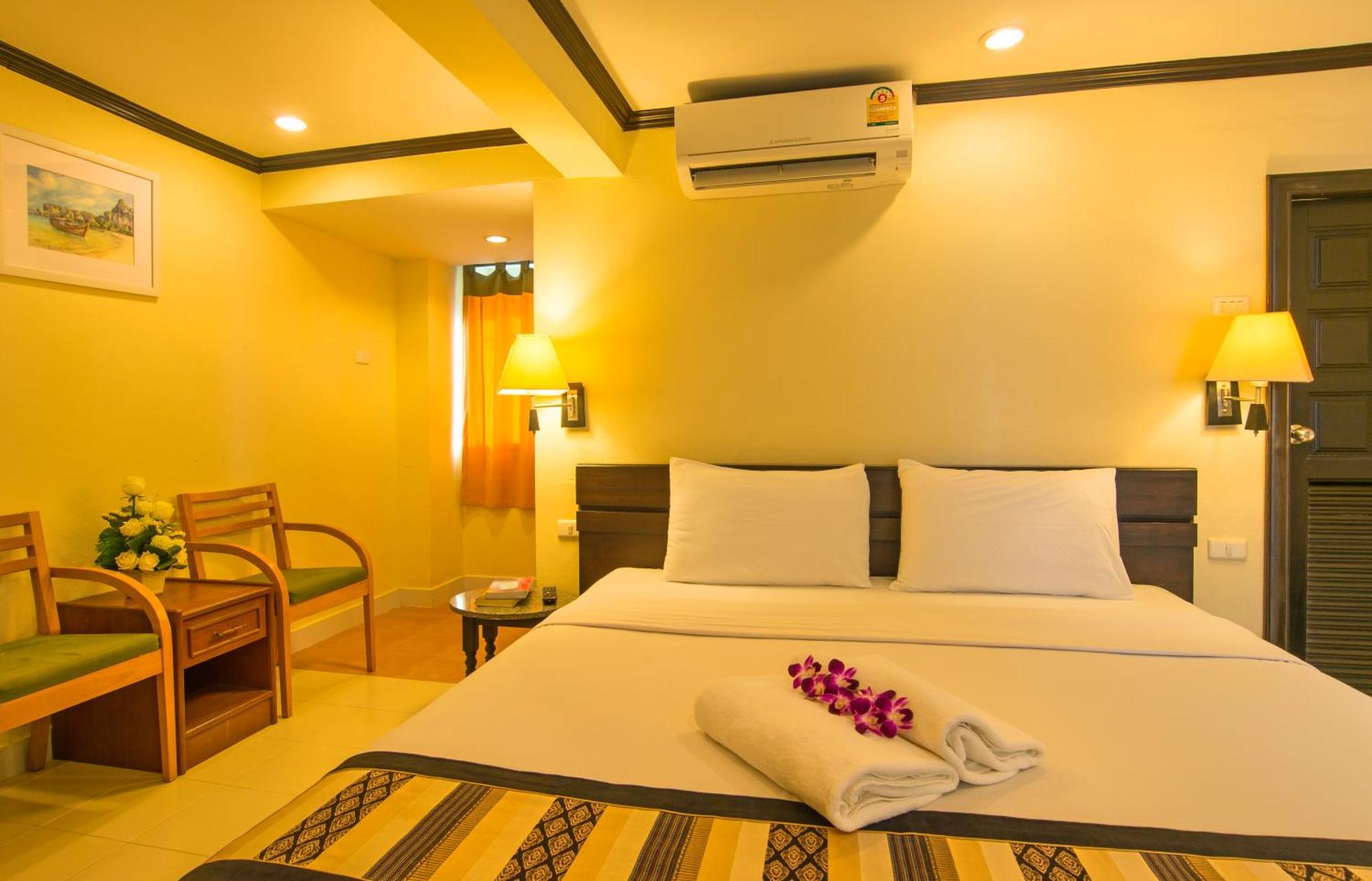 Krabi City Seaview Hotel Buitenkant foto