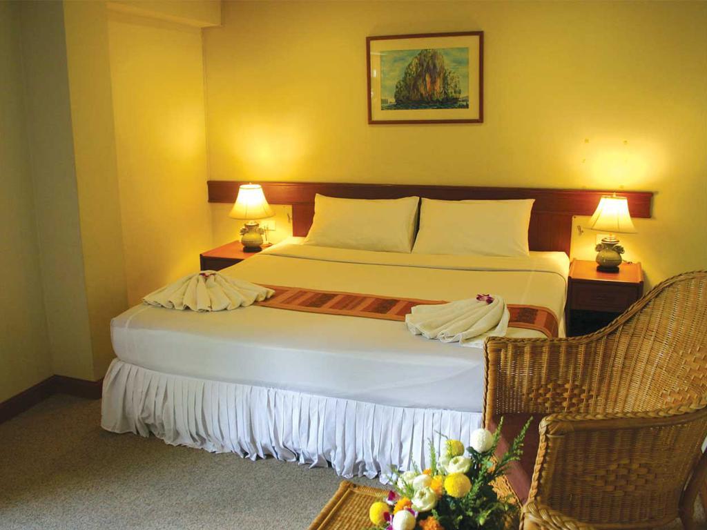 Krabi City Seaview Hotel Buitenkant foto